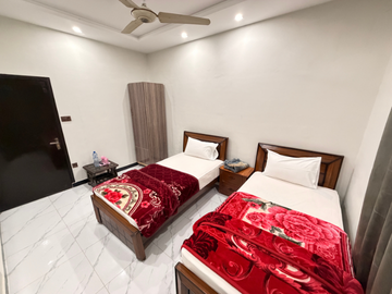  No.1 G-9/1 Room