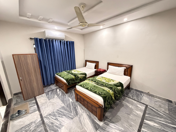  No.1 G-9/1 Room