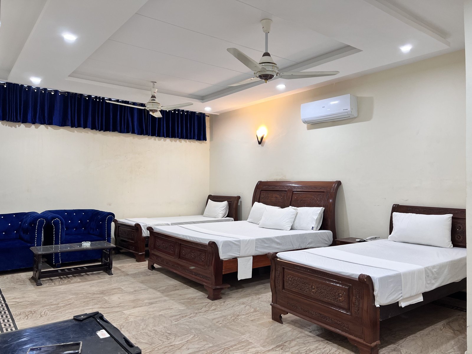  No.1 G-9/1 Room